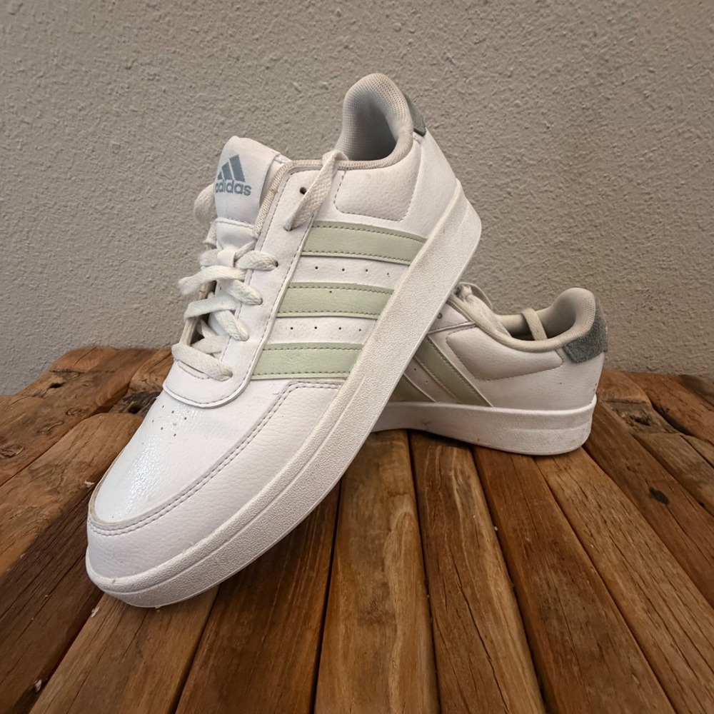 Adidas Breaknet Sneakers Size 10 Mens White Green Low Top Tennis Shoes